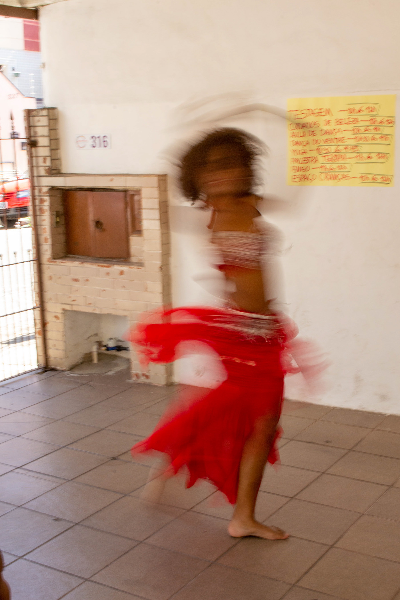 ... e com os giros da dança.